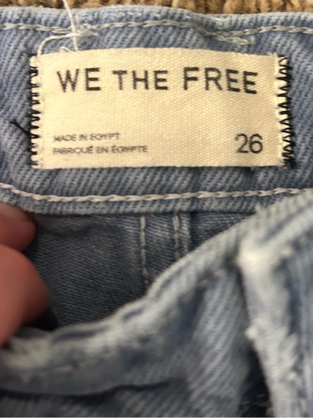 Women’s we the free size 26 light wash blue jeans gently used - Picture 2 of 6